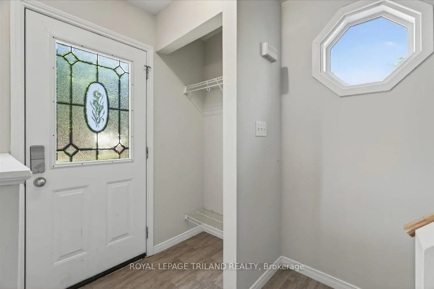 9 Parcreek Place photo 3