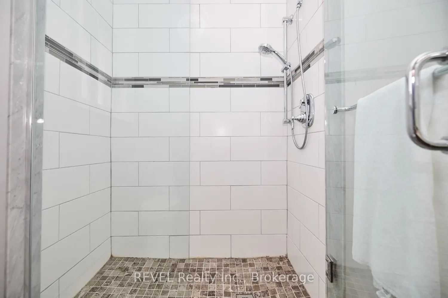 Additional image 15 of 8007 Oakridge Drive