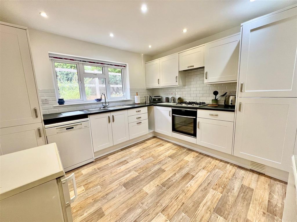 Additional image 2 of 4 bed detached house for saleFreshwater, Isle Of Wight PO40