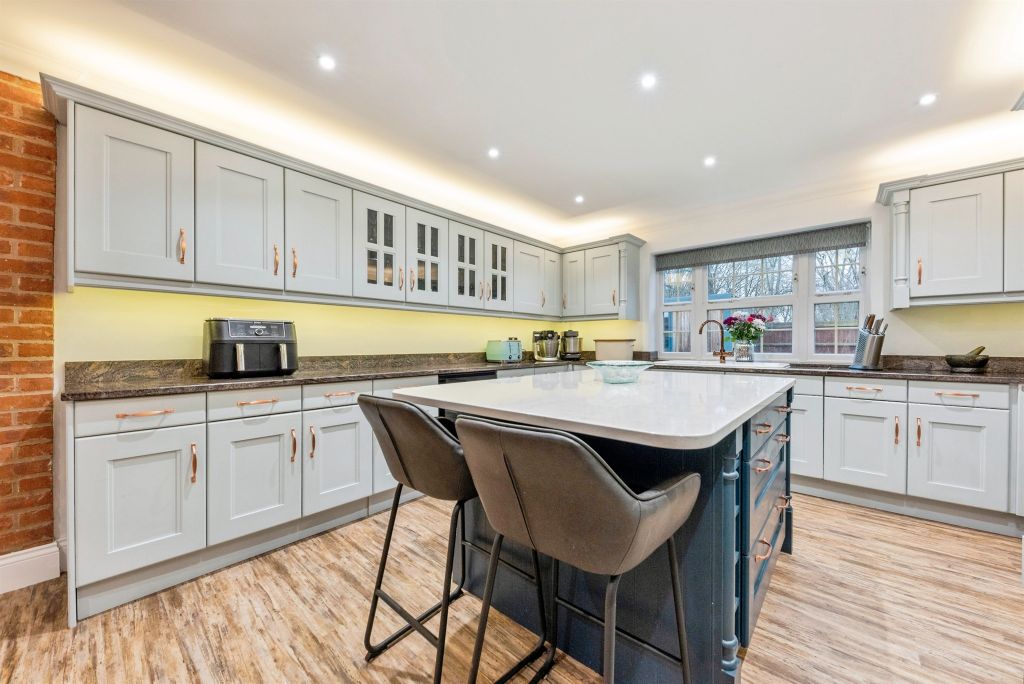 Additional image 5 of 5 bed detached house for saleKings Gardens, Gonerby Hill Foot, Grantham NG31