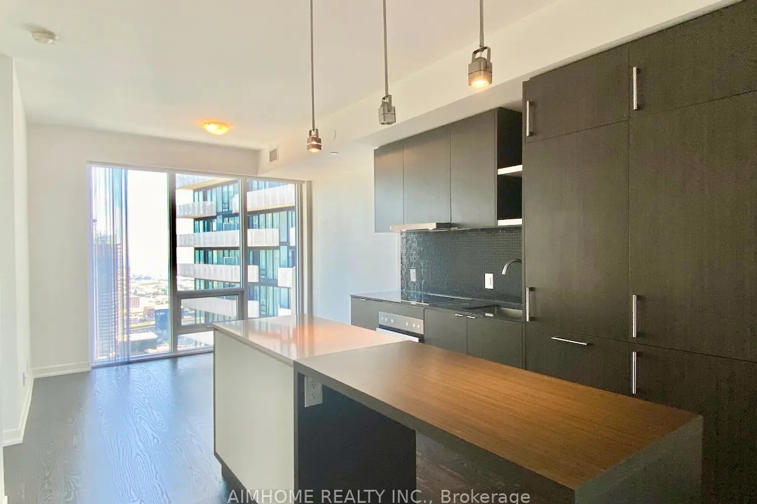 Additional image 5 of 100 Harbour Street 6705