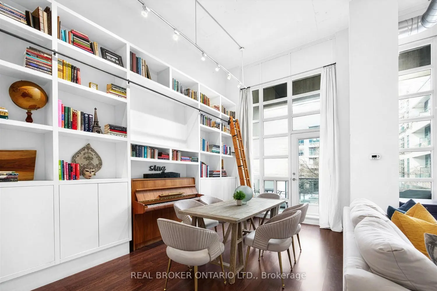 Additional image 6 of 380 Macpherson Avenue 209