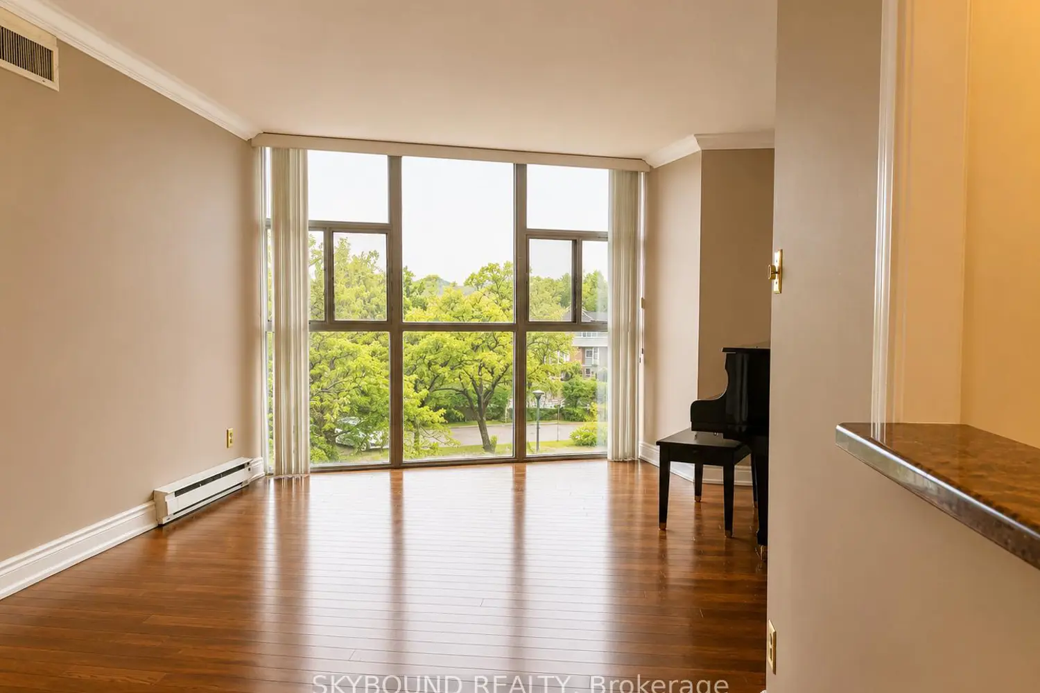 1360 Rathburn Road 301 photo 5