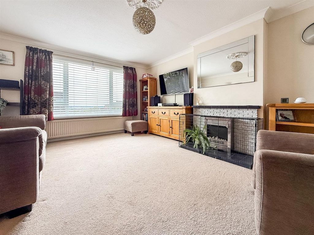 Additional image 2 of 4 bed detached house for saleFroxfield Gardens, Portchester PO16