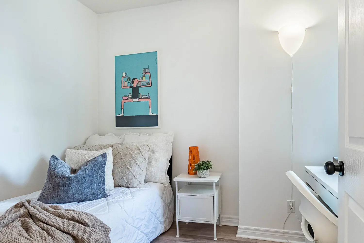 Additional image 9 of 55 Bloor Street 802