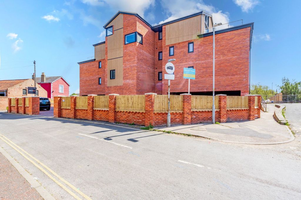 Additional image 23 of 2 bed flat for saleBridge Road, Great Yarmouth NR30