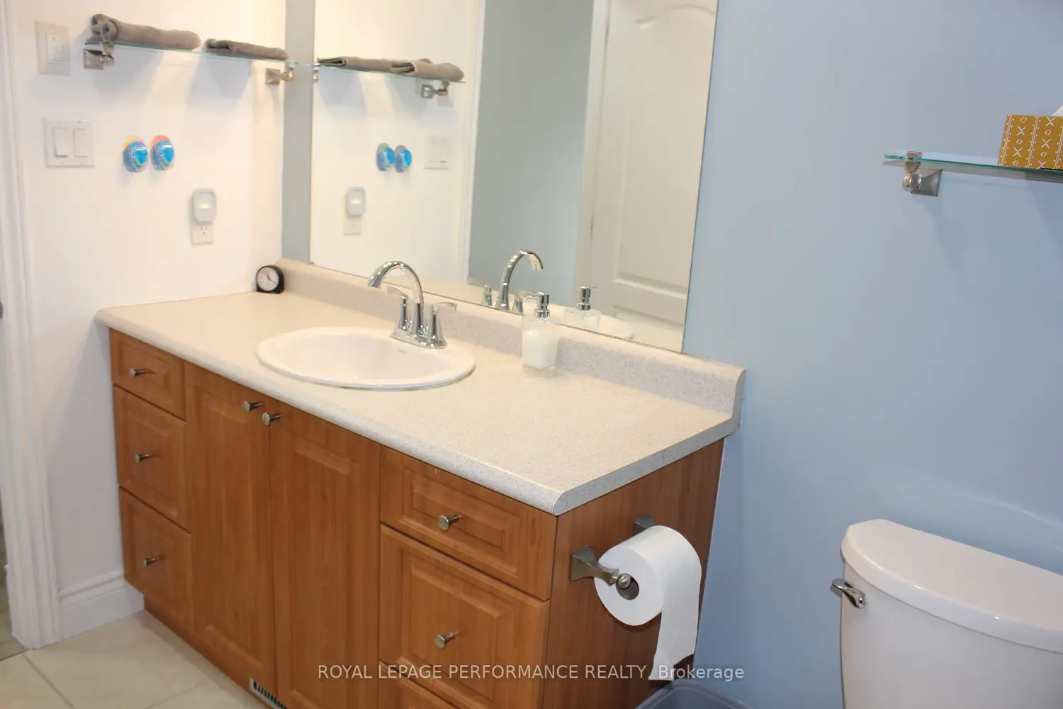 51 Abagail Crescent photo 2