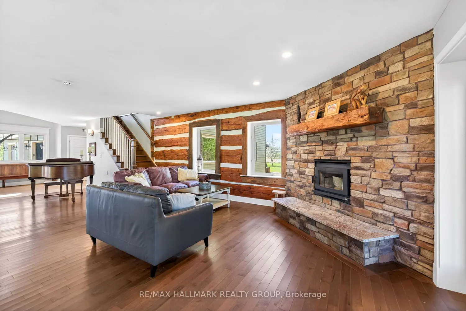 6548 Carp Road photo 2