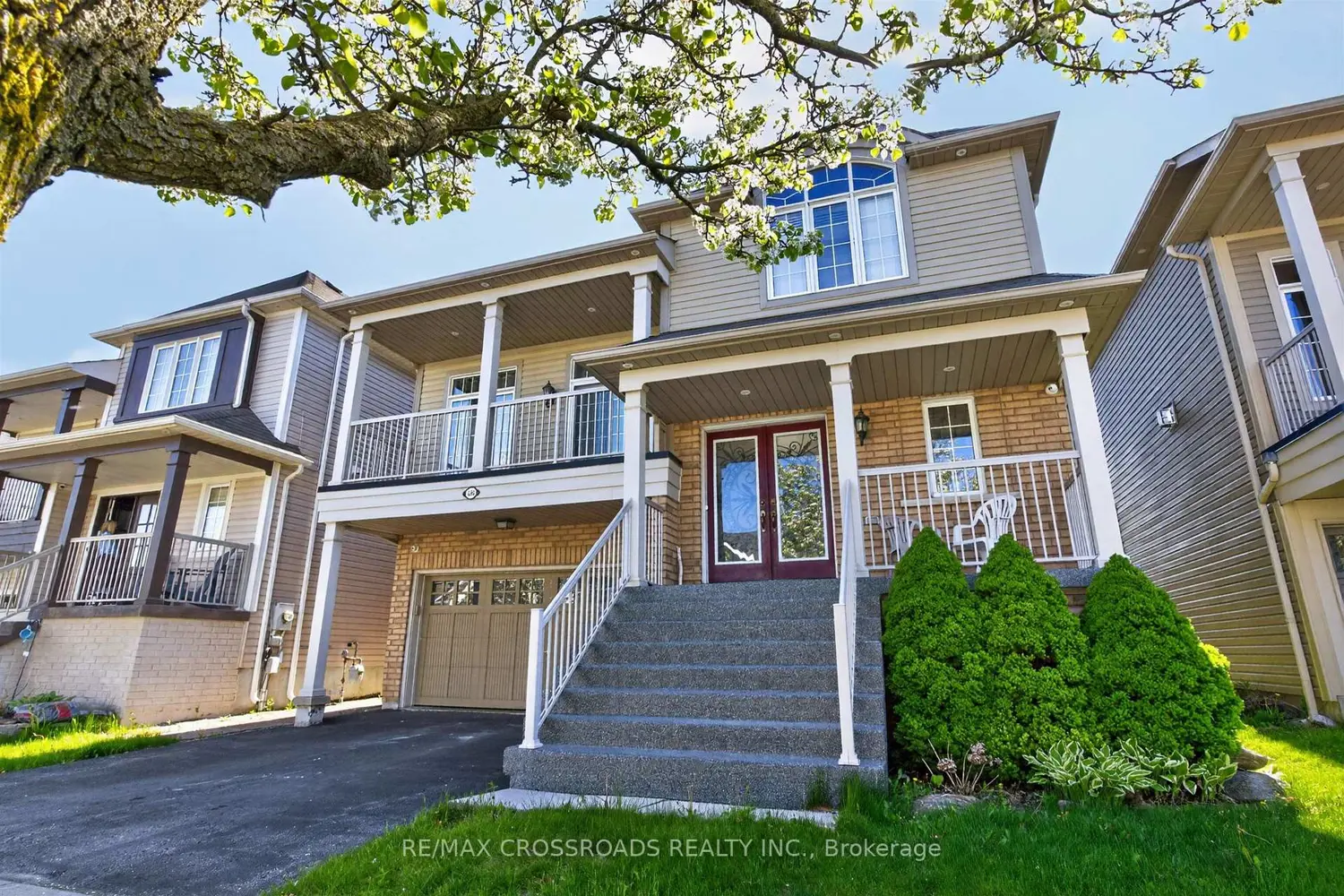 586 Oldman Road photo 2