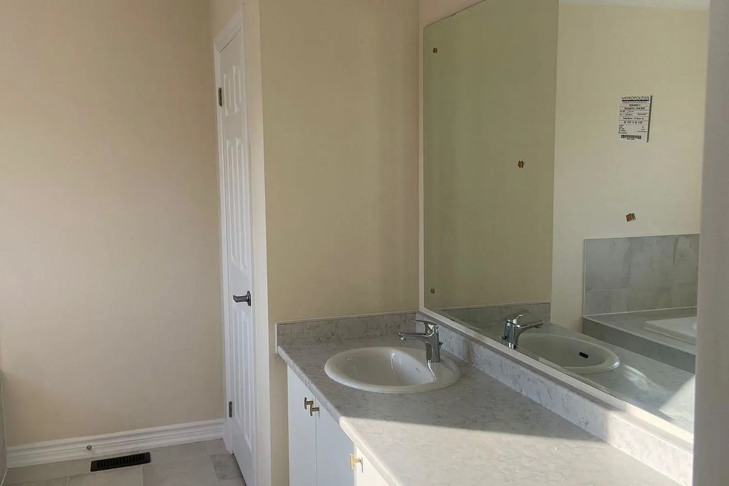 206 Ronald Guscott Street photo 5