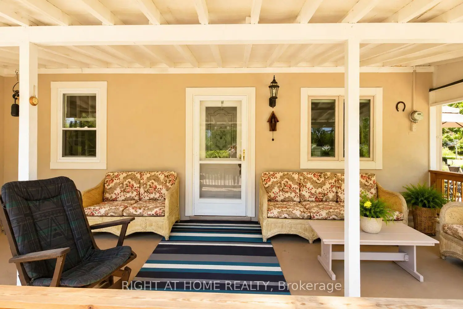 640 Tiny Beaches Road photo 2