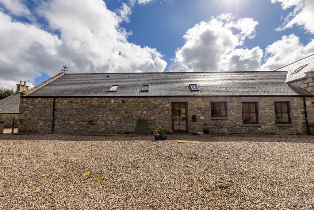 2 bed semi-detached house for saleStrichen AB43