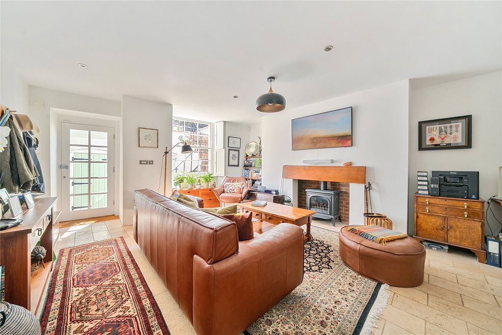 2 bed flat for saleSt Leonards, Exeter EX2 photo 2