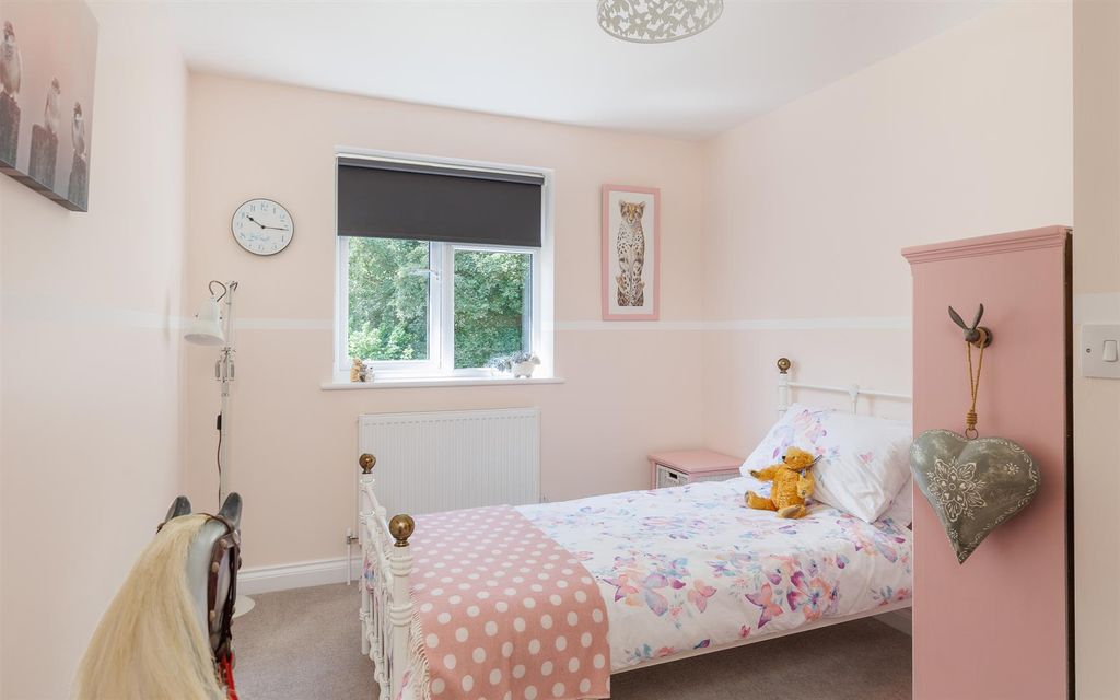 Additional image 26 of 5 bed detached house for saleHooke Close, Freshwater PO40