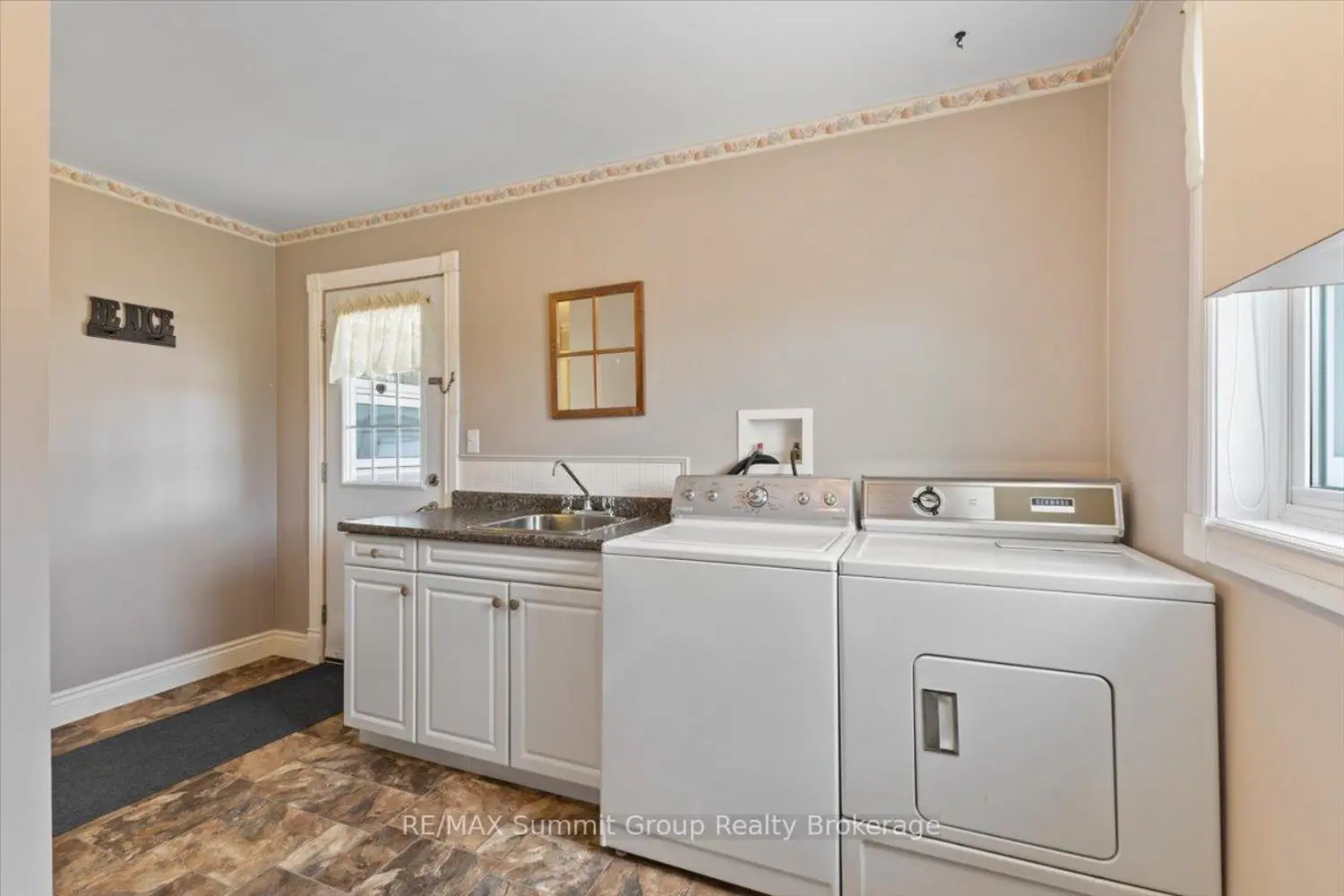 Additional image 9 of 225518 Southgate Road 22