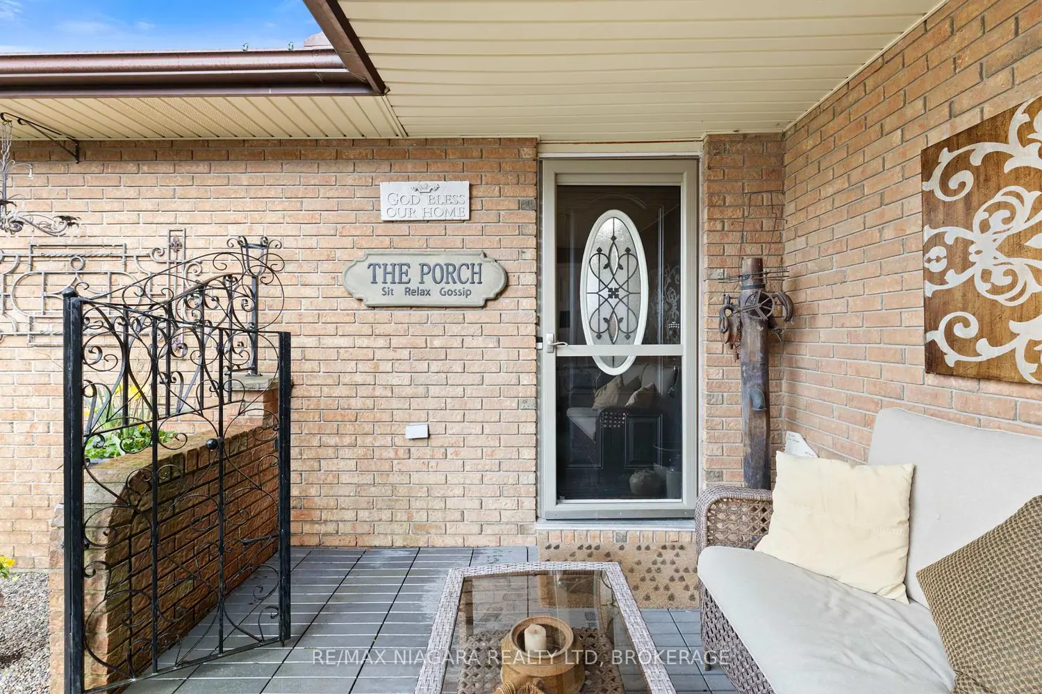 89 Endicott Terrace photo 3
