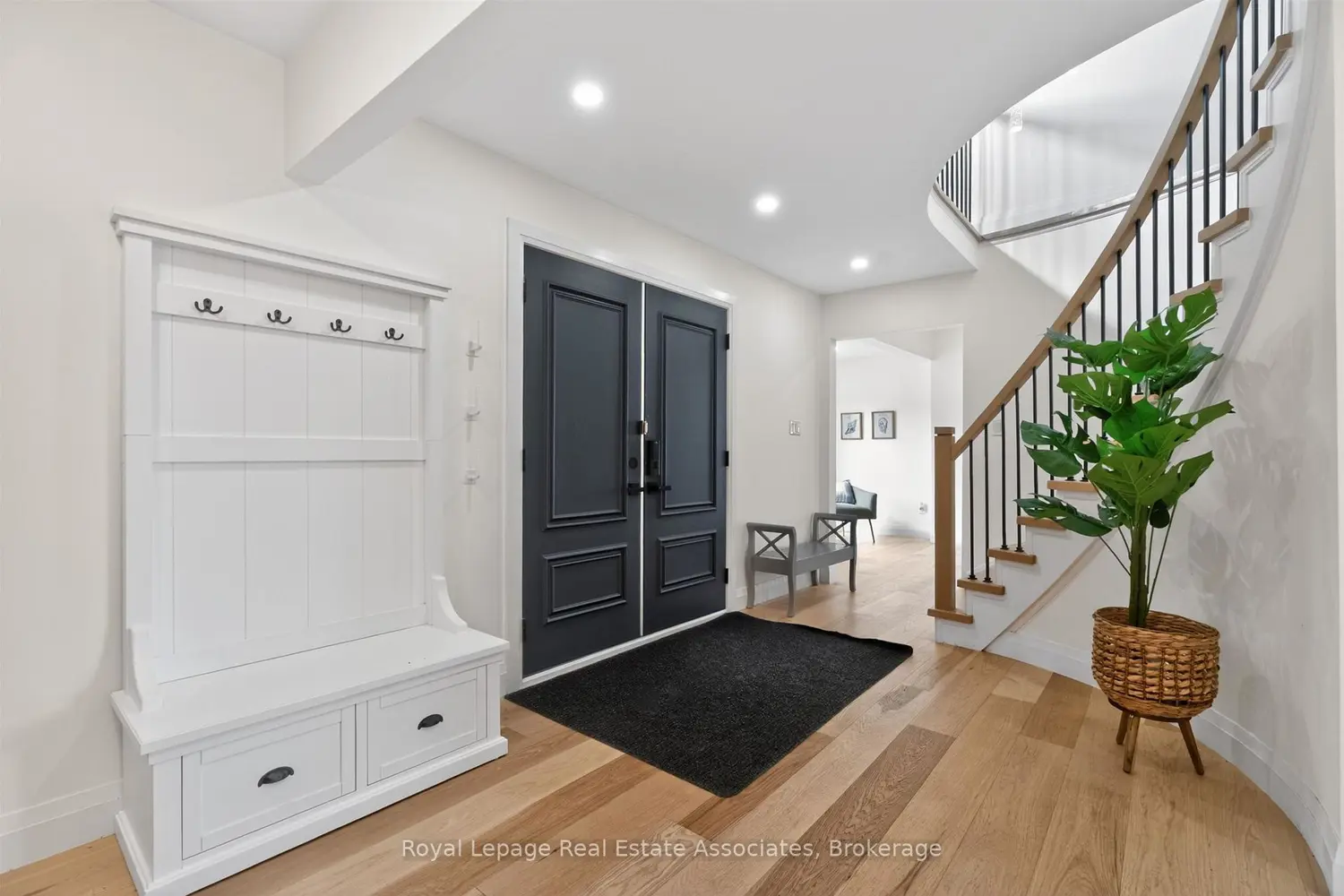 382 Nelles Road photo 3