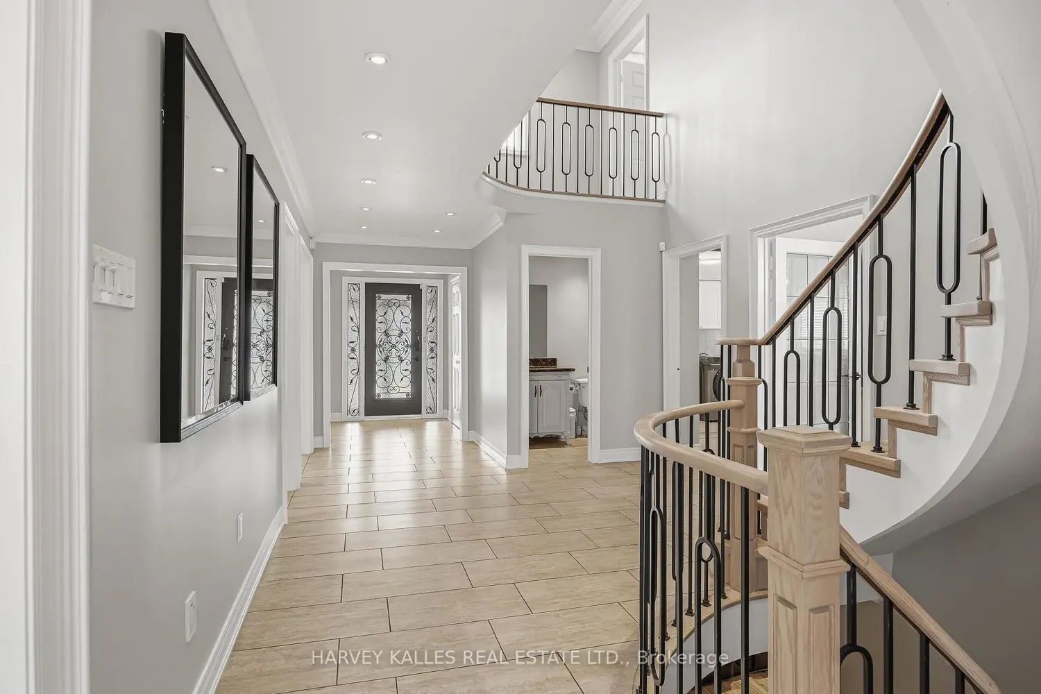 951 White Clover Way photo 3