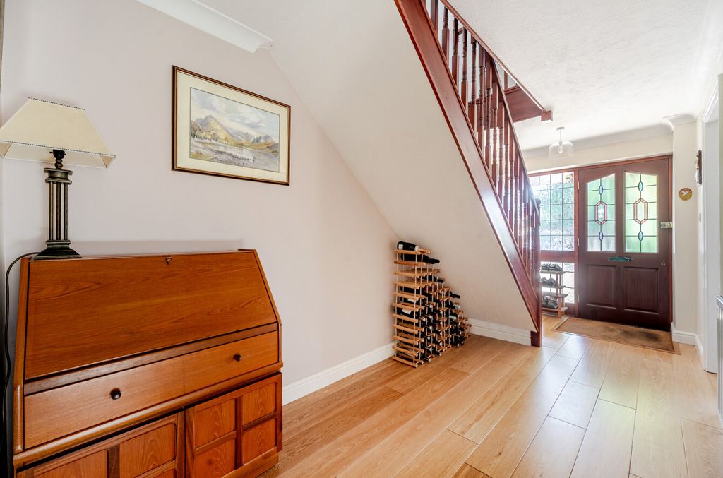 Additional image 10 of 4 bed detached house for saleSycamore Road, Farnborough, Hampshire GU14