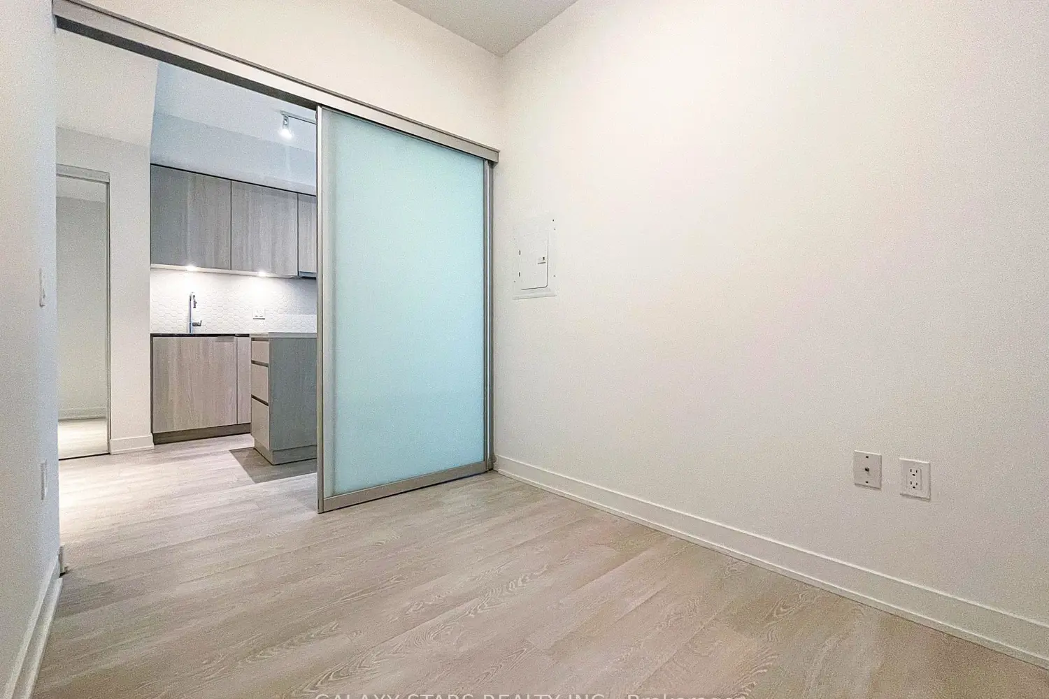 Additional image 13 of 15 Queens Quay 309