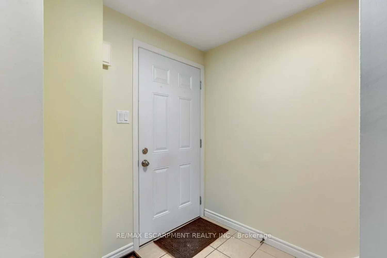 Additional image 3 of 900 James Street 5