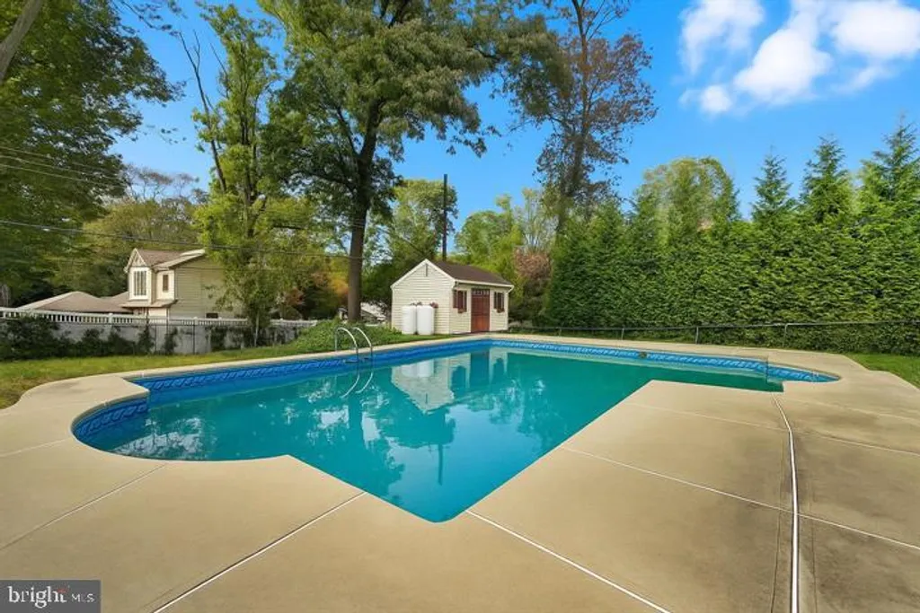 166 N Hawthorne Avenue, Langhorne, PA 19047