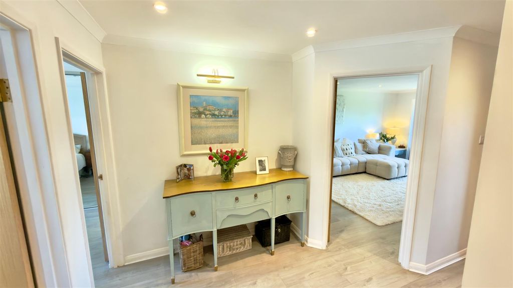Additional image 5 of 2 bed flat for saleFreshwater, Isle Of Wight PO40