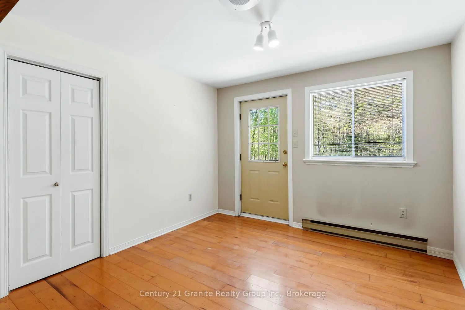 Additional image 14 of 117 Riverside Drive