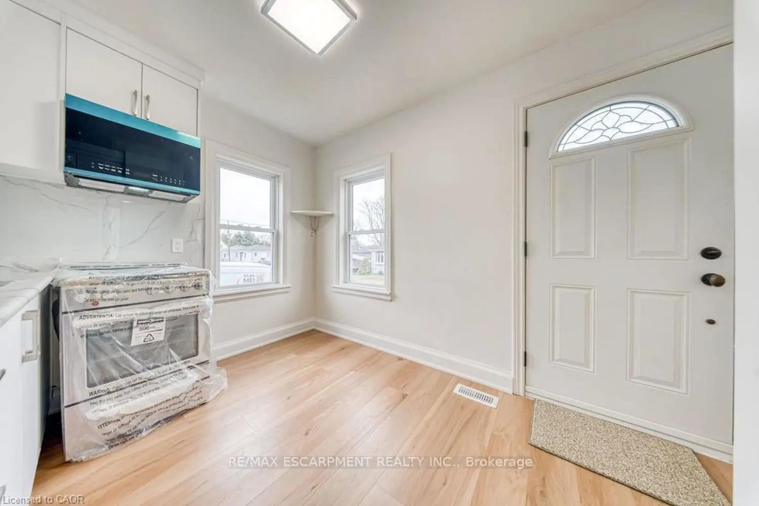 22 David Avenue photo 2