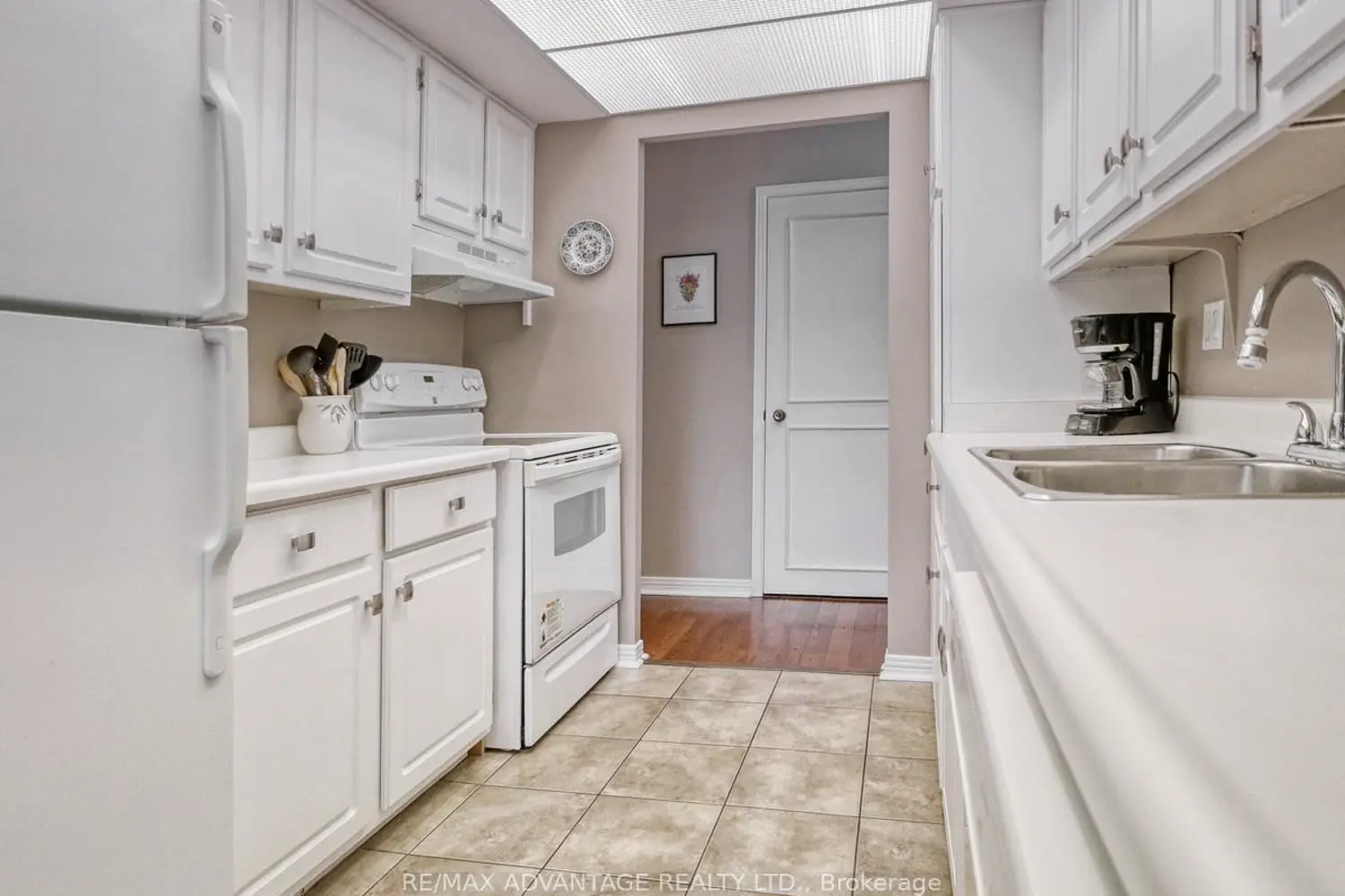 693 Windermere Road 307 photo 5