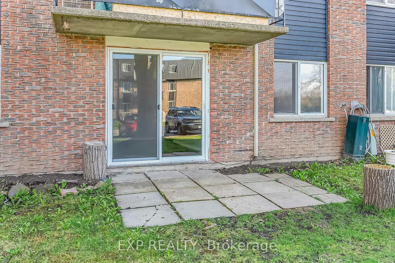 583 Barber Avenue 3 photo 5