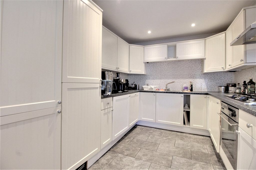 Additional image 6 of 1 bed maisonette for saleOld Cove Road, Fleet, Hampshire GU51