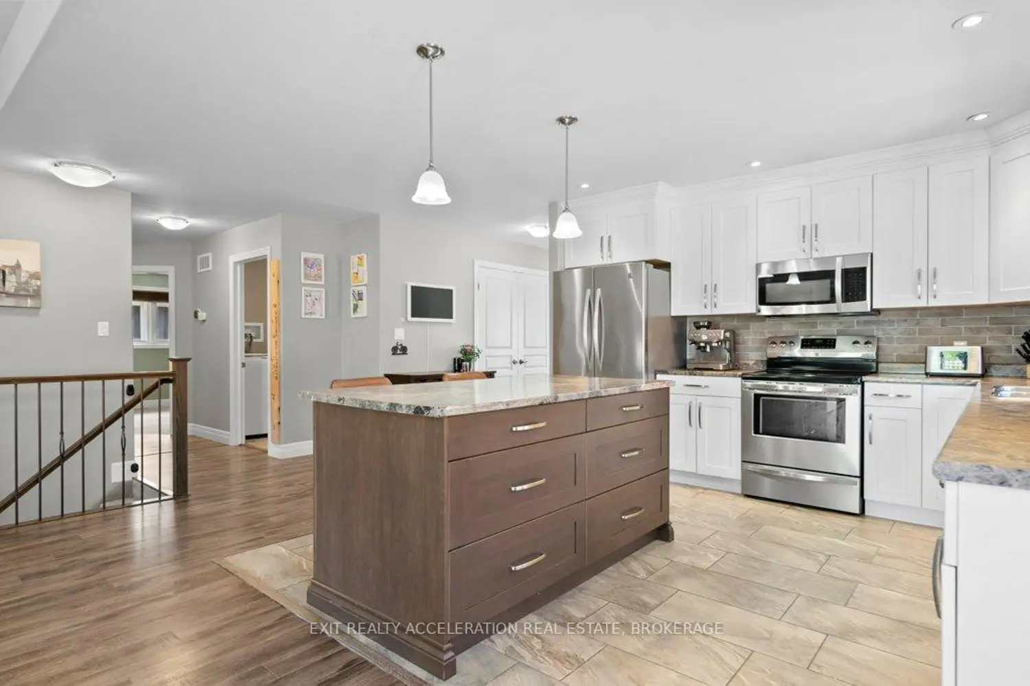 Additional image 4 of 92 Hartwood Crescent