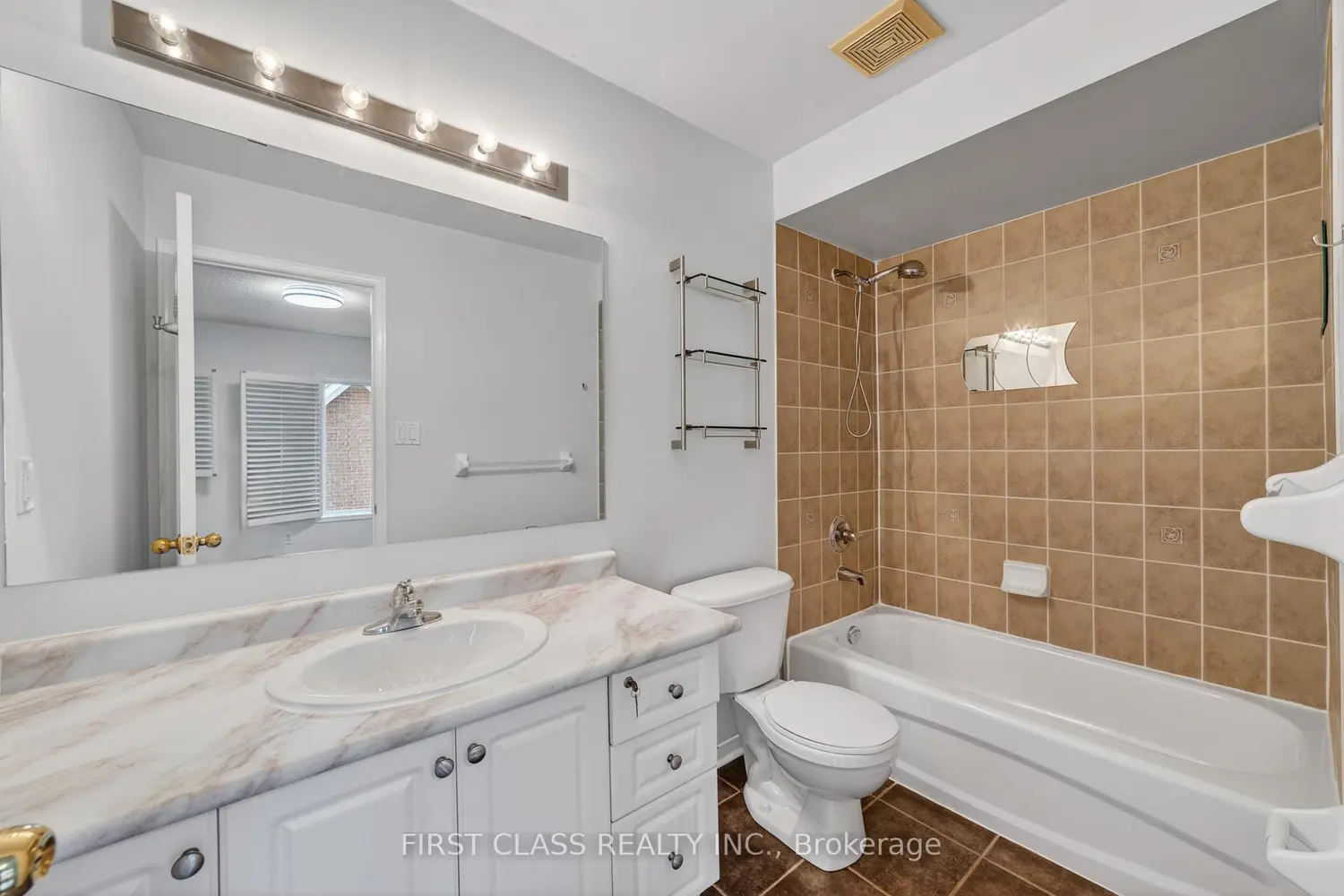 Additional image 13 of 3076 Lake Shore Boulevard Th10