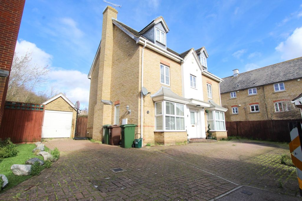 5 bed detached house for saleNorfolk Place, Grays RM16