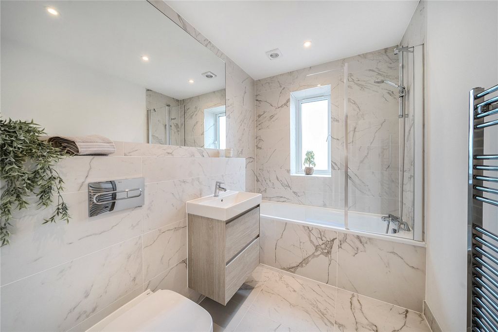 Additional image 16 of 3 bed semi-detached house for salePark Road, Farnborough, Hampshire GU14