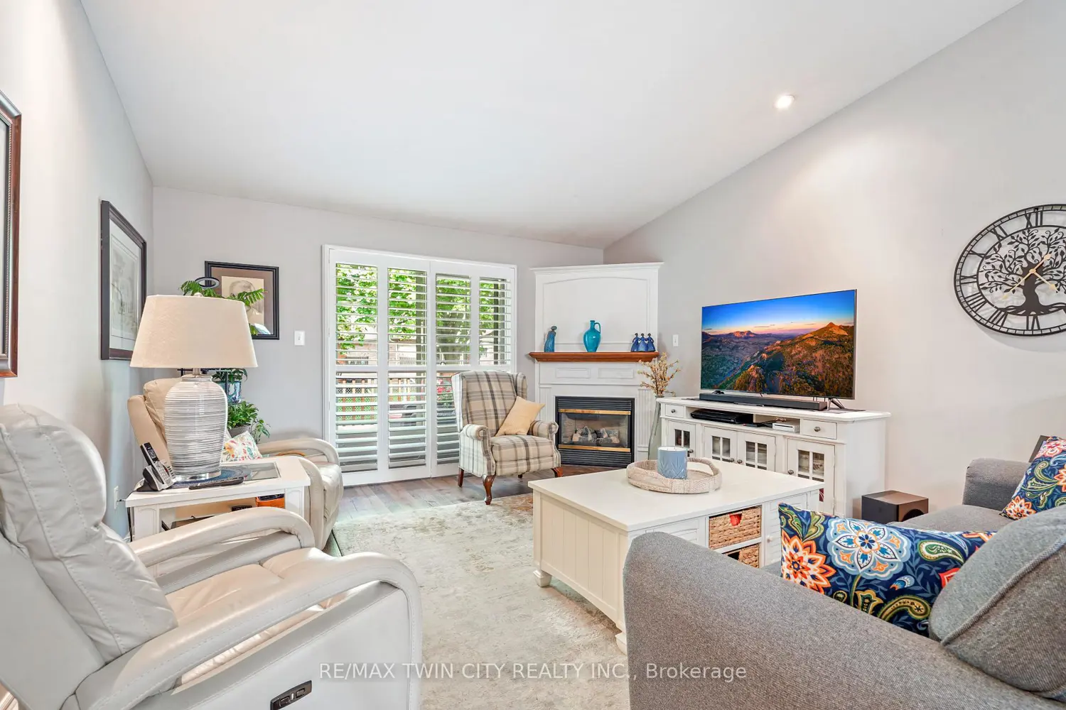 24 Griffiths Drive photo 3