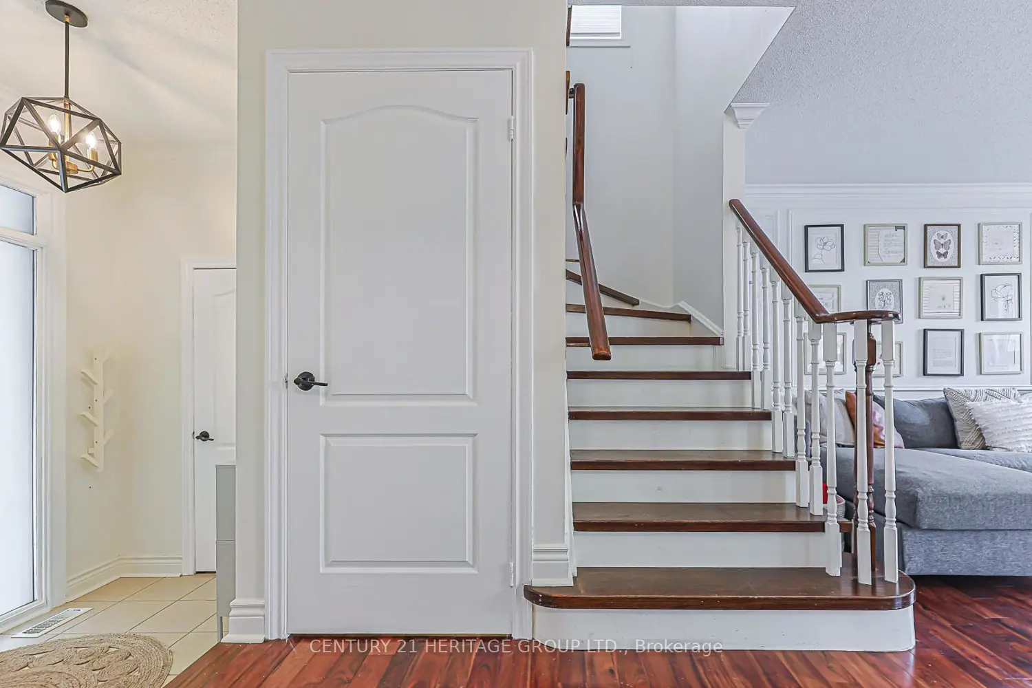 Additional image 8 of 996 Oaktree Crescent