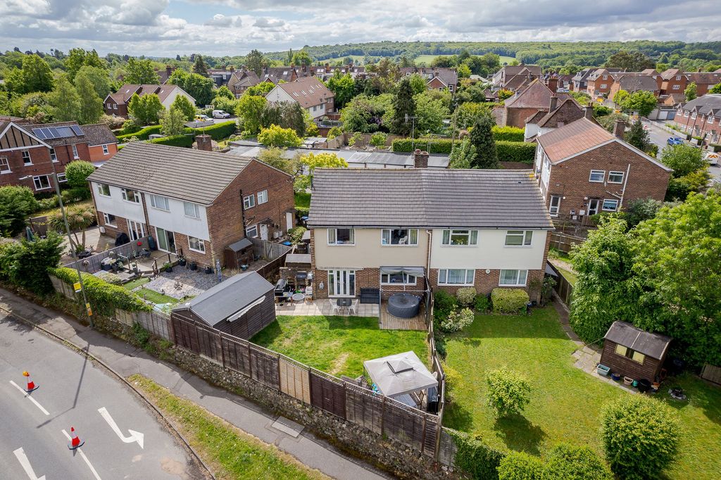 2 bed maisonette for saleOxted Road, Godstone RH9