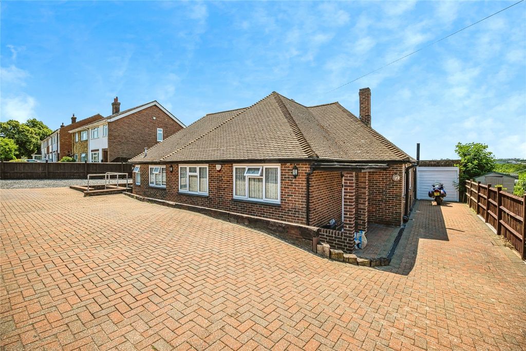 4 bed bungalow for saleMounts Road, Greenhithe, Kent DA9