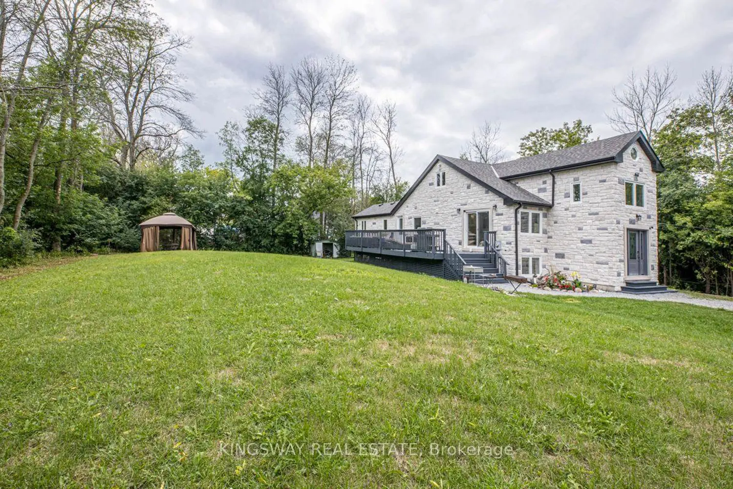 850 Isobel Avenue photo 4