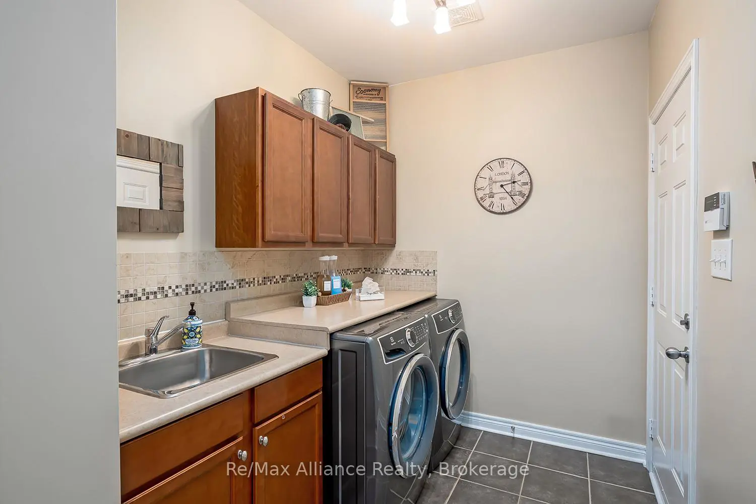 Additional image 9 of 2489 Whistling Springs Crescent