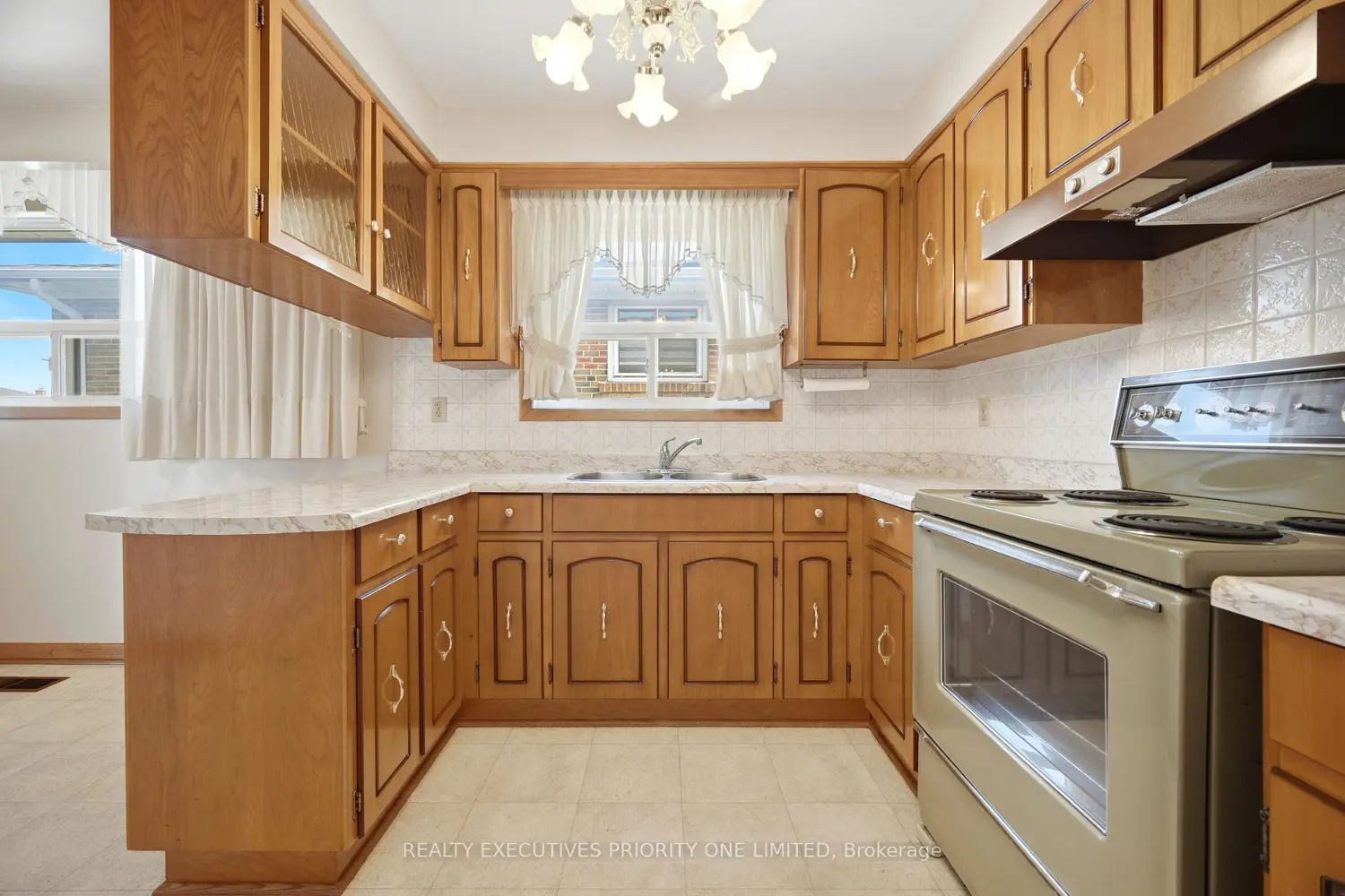 Additional image 11 of 121 Cabana Drive
