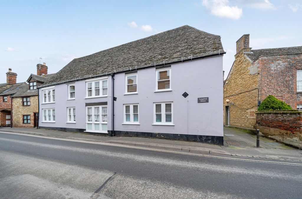 Additional image 11 of 1 bed flat for saleGloucester Street, Faringdon, Oxfordshire SN7