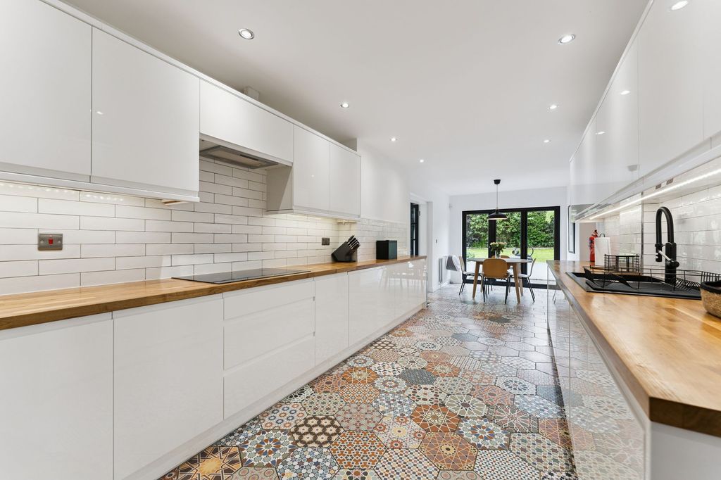 Additional image 8 of 5 bed detached house for saleDumgoyne Drive, Bearsden G61