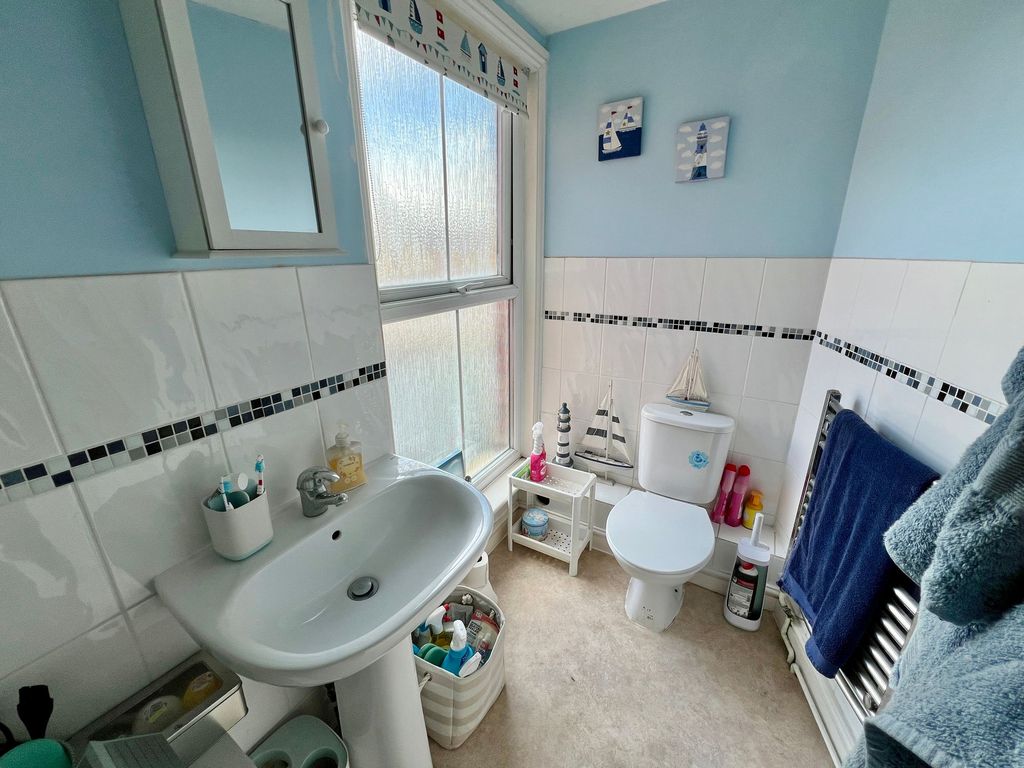 Additional image 13 of 2 bed flat for saleHarlaxton Road, Grantham NG31