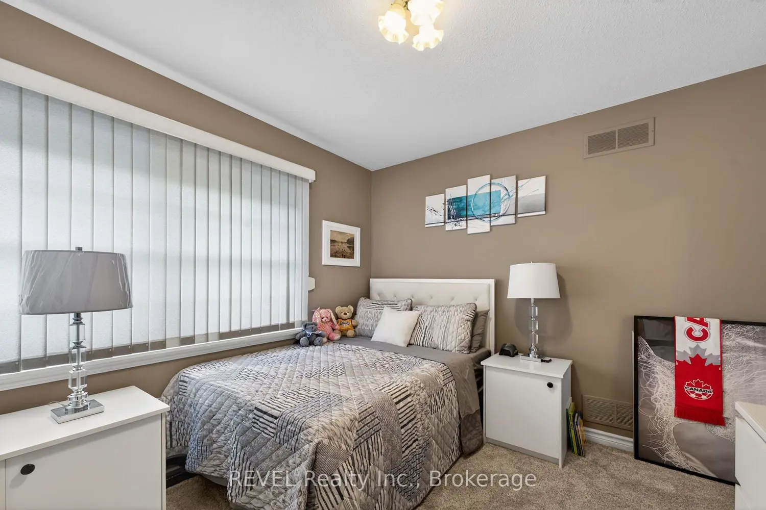 149 Green Pointe Drive photo 3