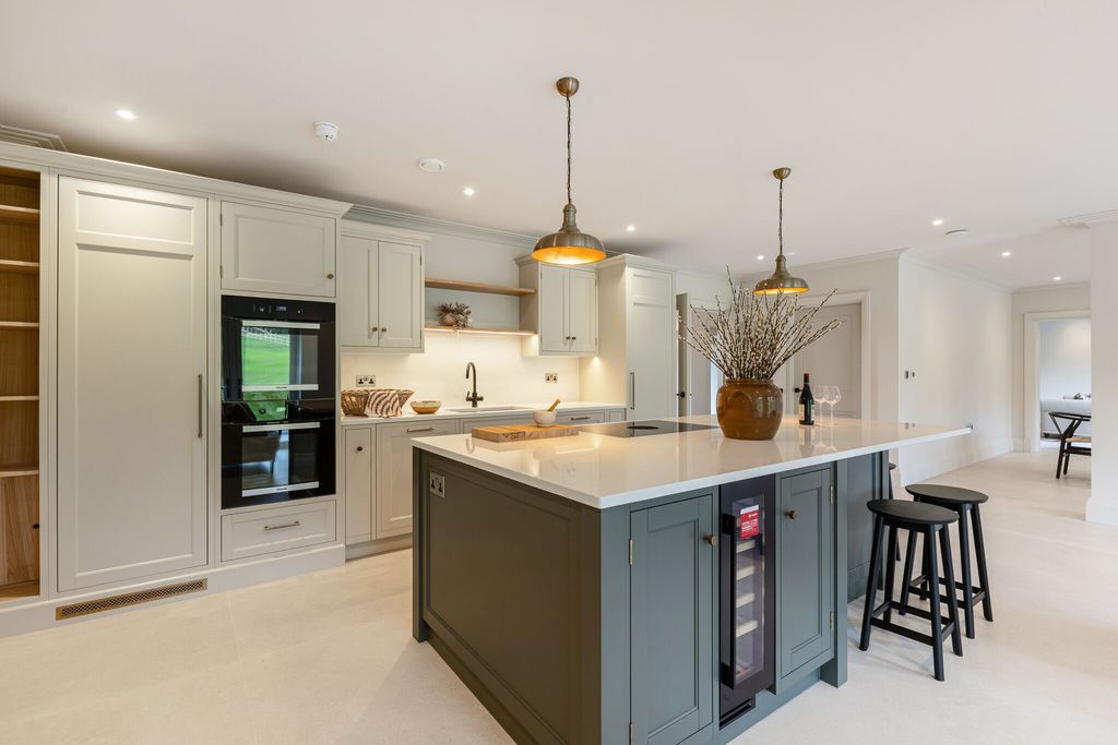 Additional image 3 of 6 bed detached house for saleArkell Lane, Frensham, Farnham GU10