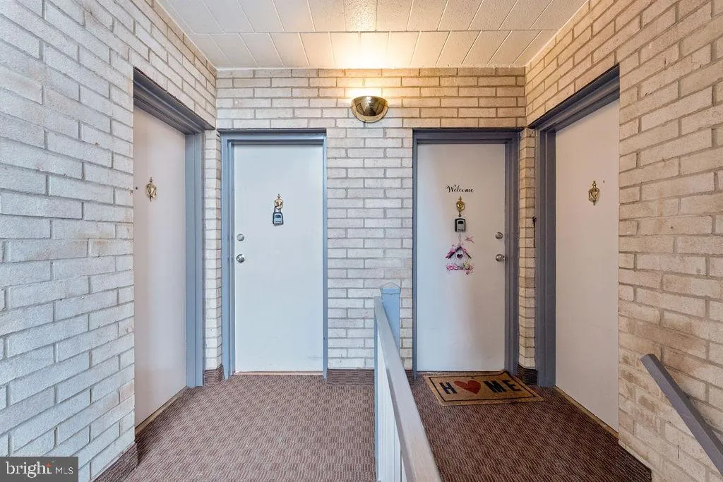 7704 Donnybrook Court Unit 102, Annandale, VA 22003