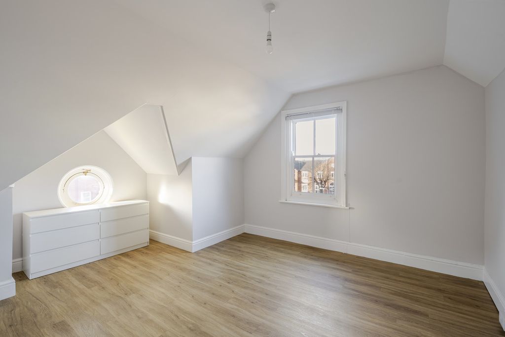 Additional image 17 of 2 bed flat for saleStanley Road, Felixstowe IP11